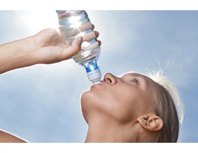 Amit a vízfogyasztásról tudni érdemes - Mit és mennyit igyunk hőségben?